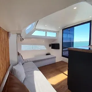 Barco Casa Catamara Sleepandboat Faro