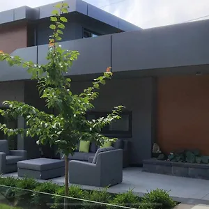 Villa A Tiny House Near Ubc 温哥华ubc小别墅, Vancouver